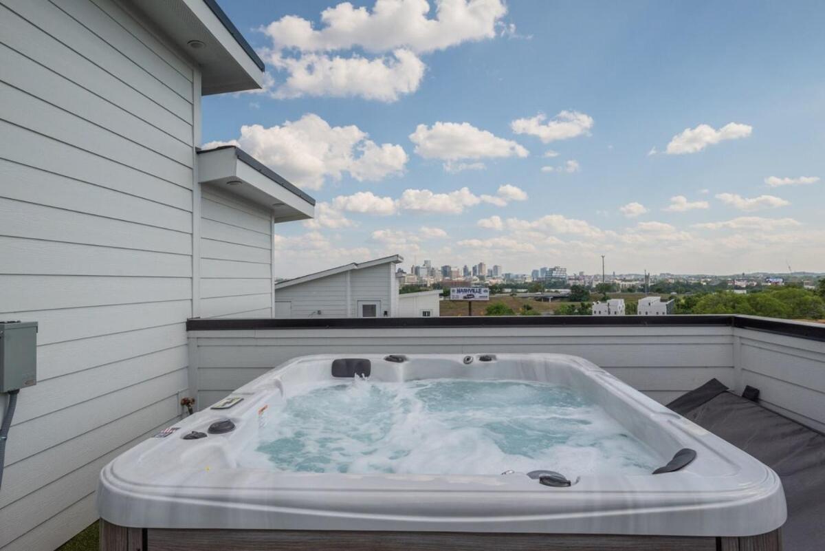 10 Percent Off Elevator Rooftop With Hot Tub & Views Villa NashvilleNashville  Kültér fotó